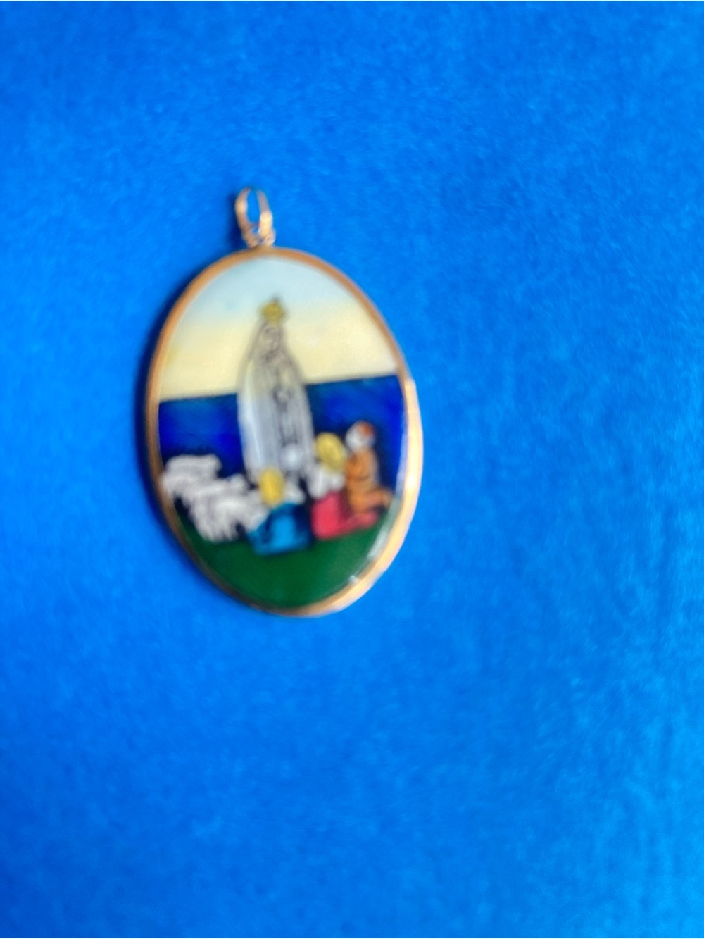 Vintage 18Kt Religious hand painted enamel pendant